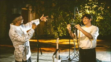 Mavi Gri’den 8 Şarkılık Canlı Performans Albümü