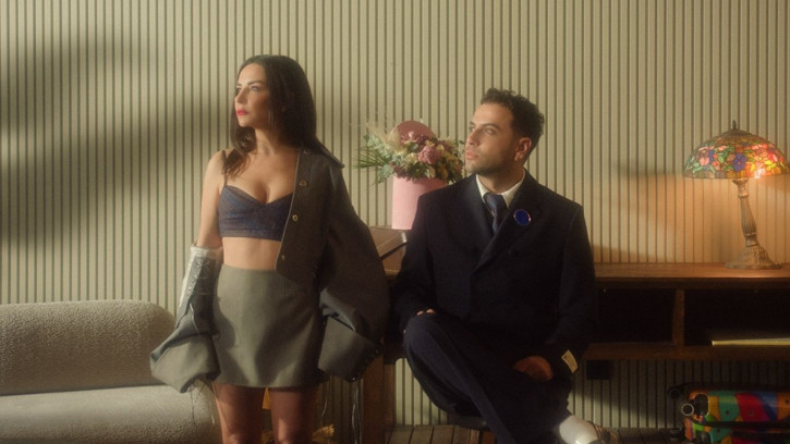 Fatma Turgut ve Salman Tin'den yeni işbirliği: "Yerin Dolmuyor"