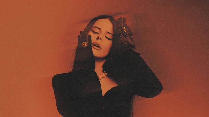 Simge’den Yılın Albümü..